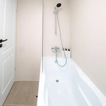 Old Town 1 Bedroom Metro Bucarest