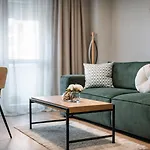 Old Town 1 Bedroom Metro * 부쿠레슈티