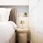 Old Town 1 Bedroom Metro 아파트 부쿠레슈티