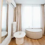 Old Town 1 Bedroom Metro 부쿠레슈티