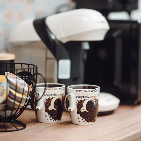 Апартаменти Old Town 1 Bedroom Metro Бухарест