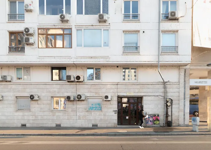 Old Town 1 Bedroom Metro *